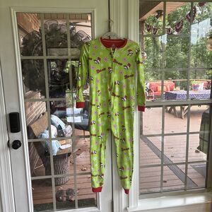 NWOT Buc-ee's Unisex X-Mas Multi-Color One-Piece Footless Pajamas-Youth Large